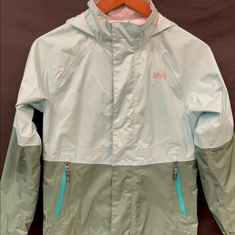 Girls REI raincoat. EUC!